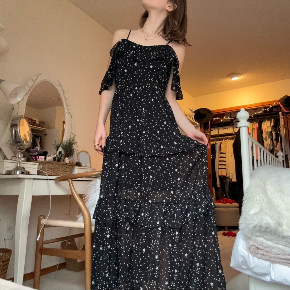 black and white star print off the shoulder tiered ruffle maxi dress - Picture 2 of 15